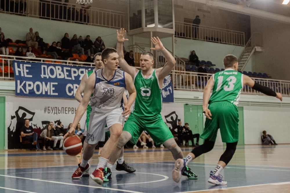 Спортивный орел. Орел спортсмен картинки.